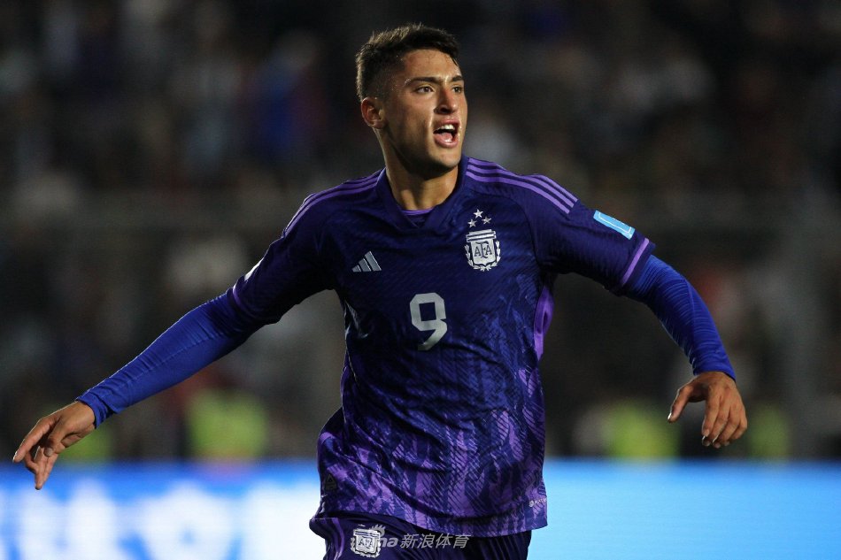 在防守端 在防守端