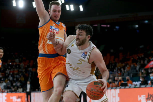 多进攻空间 多进攻空间